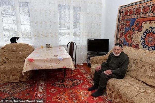 俄罗斯最年长男子去世享年123岁，称长寿全靠每晚睡11个小时