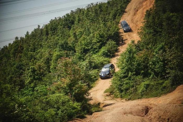 品牌活动 | 勇登八叠山 哈弗H9成功打卡绝望坡