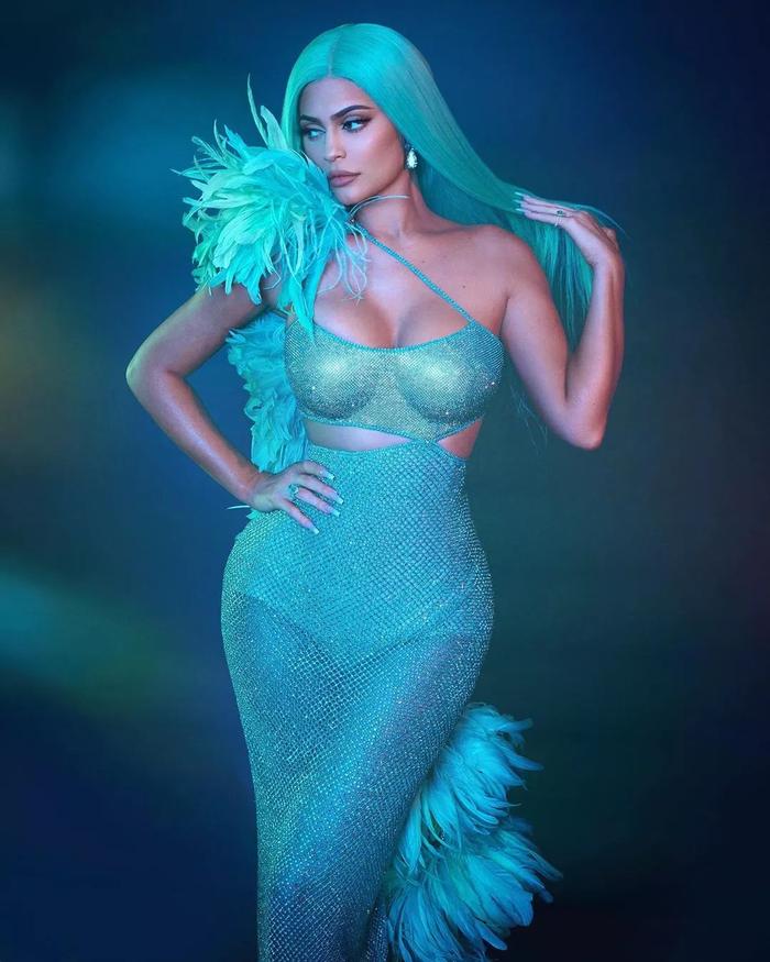 Kylie要结婚了？回顾Kylie Jenner一生遇到的所有男人！