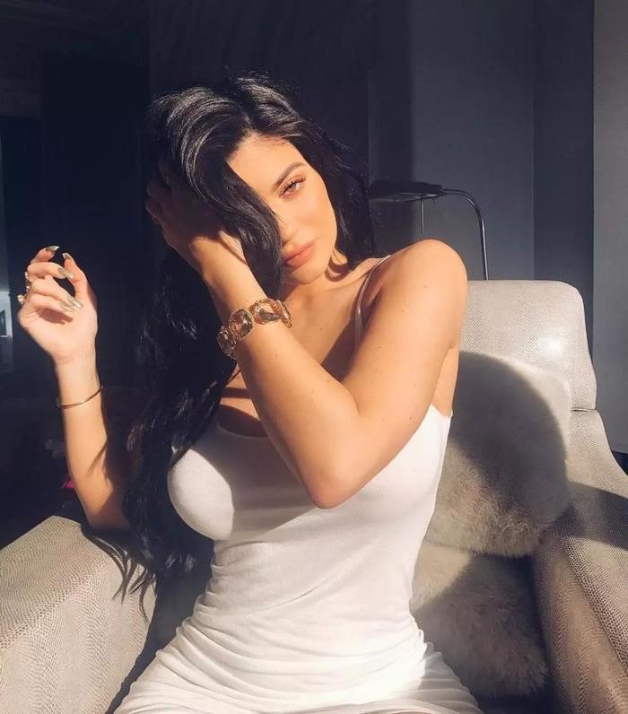 Kylie要结婚了？回顾Kylie Jenner一生遇到的所有男人！