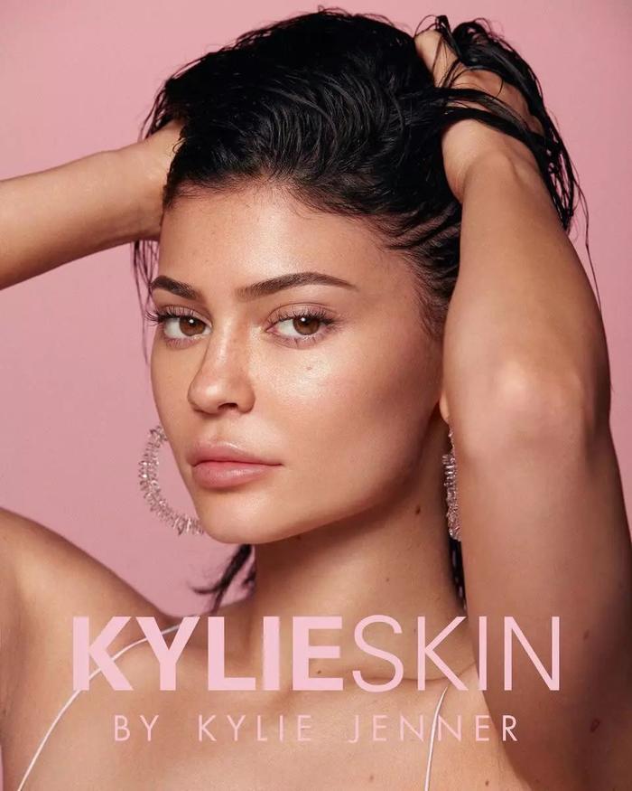 Kylie要结婚了？回顾Kylie Jenner一生遇到的所有男人！