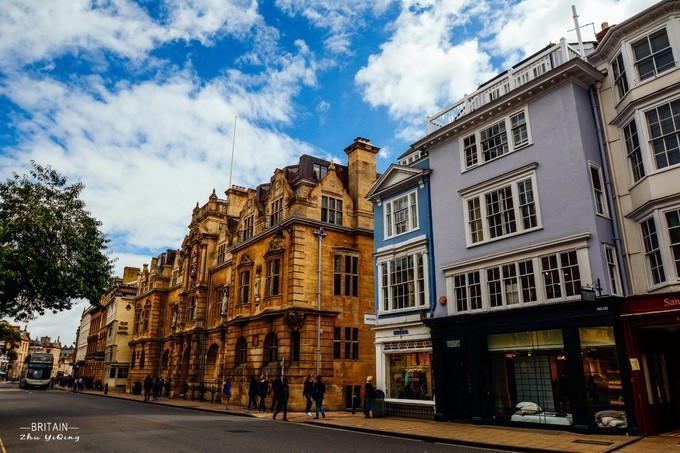 世界最古老的牛津大学，一座学校就是一个城市