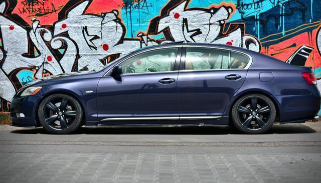 ​雷克萨斯GS深蓝色改装版,侧面线条，车尾真漂亮