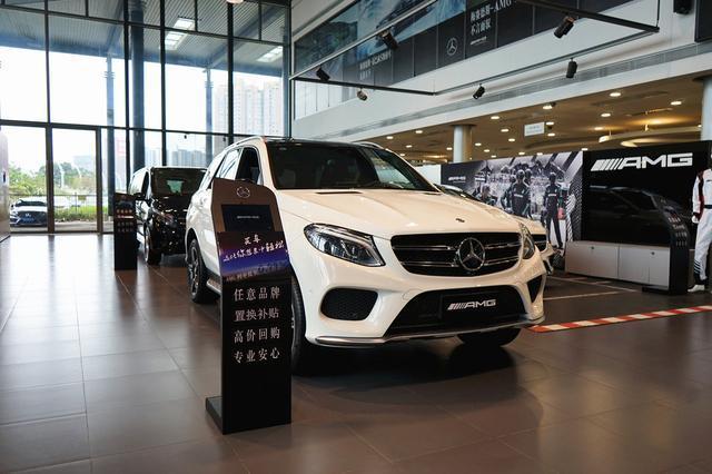 奔驰AMG GLE43，白外棕内，售价100万起