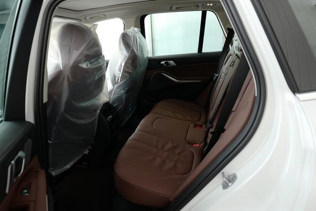 宝马X5 xDrive40i M运动套装，官方售价77.99万