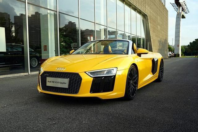 奥迪R8 V10 Spyder，维加斯黄色外观，售价262万起