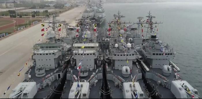 中国海军一口气退役四艘驱逐舰！这么壕的举动难到是舷号不够用了？
