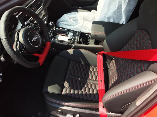 奥迪RS6 Avant，红色的外观，售价148万起