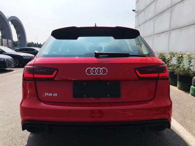 奥迪RS6 Avant，红色的外观，售价148万起