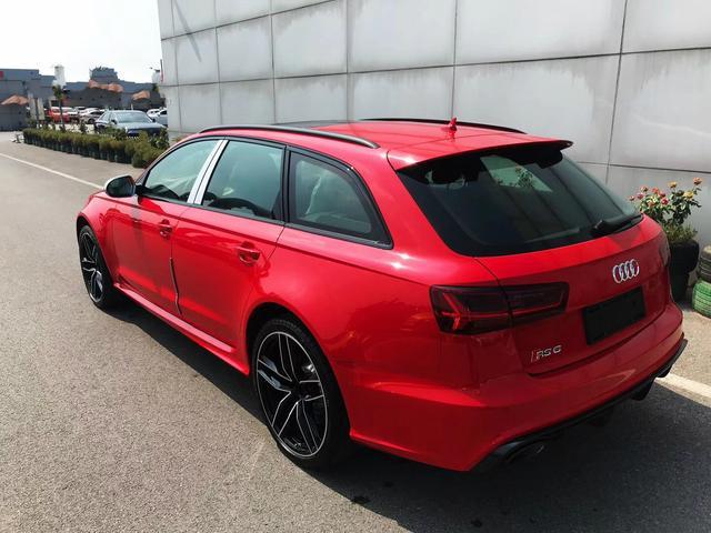 奥迪RS6 Avant，红色的外观，售价148万起