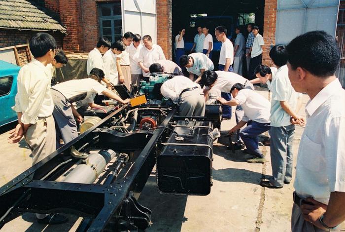 中国早期汽车工厂珍贵老照片