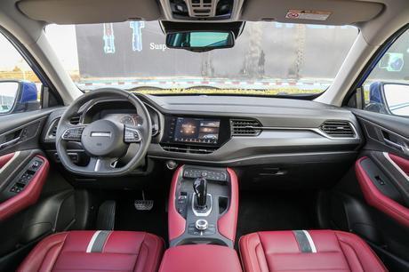 四驱轿跑SUV“哈弗F7x极智运动版” 上市，售15.49万元
