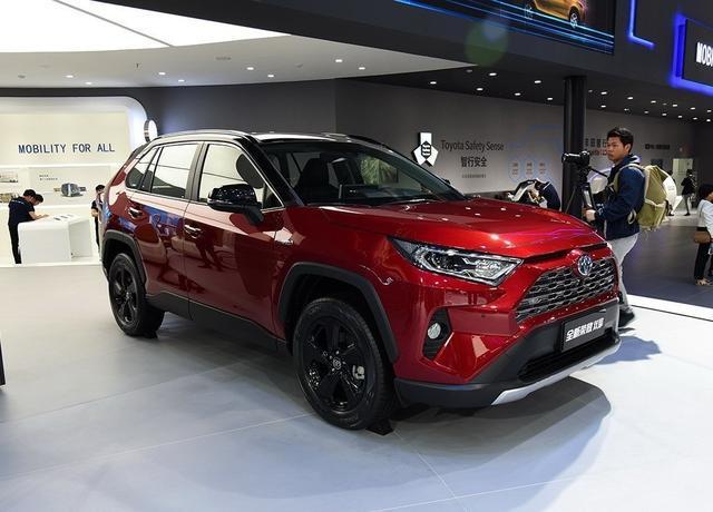 全新RAV4搭载2.0L+CVT，国六排放，并被称之为“小汉兰达”