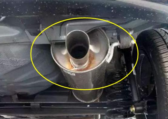 汽车排气管上面装一块磁铁，到底有什么作用？知道的人并不多