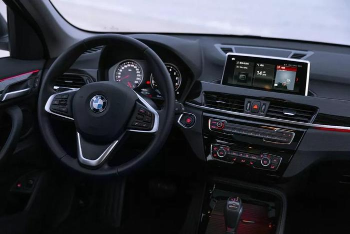 像BMW X1插电式混合动力里程升级版一样，走入新能源的浪潮