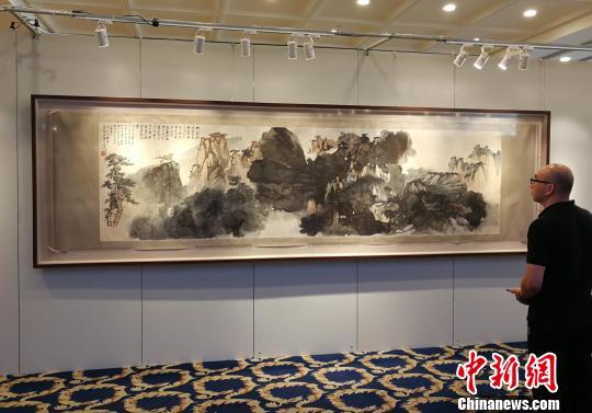 最大体量乾隆白玉玉玺亮相北京保利春拍上海预展