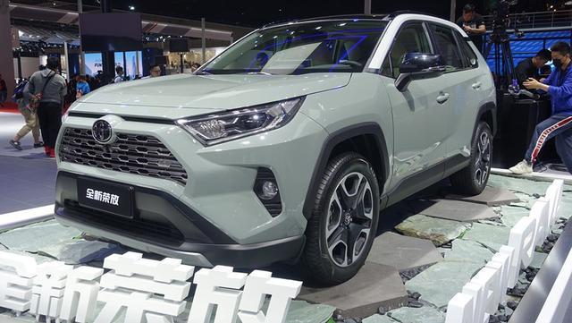 第五代丰田RAV4外媒测评：外表很越野，动力和操控却很佛系