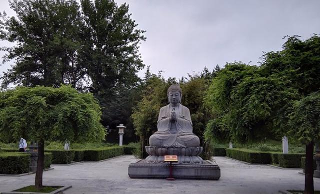 在西安不去大慈恩寺，更值得来大慈恩寺遗址公园，免费还有大佛像