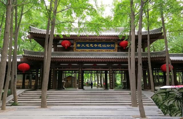 在西安不去大慈恩寺，更值得来大慈恩寺遗址公园，免费还有大佛像