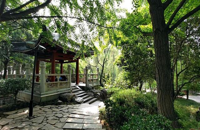 在西安不去大慈恩寺，更值得来大慈恩寺遗址公园，免费还有大佛像