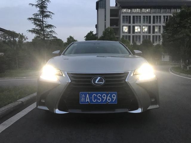 凌志GS300h 一个开起来怪怪的车