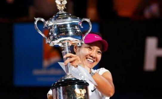 李娜入选网球名人堂，成亚洲首人。