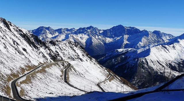 漫步云端 之四姑娘山、夹金山、达瓦更扎3日游雪山日出云海星空