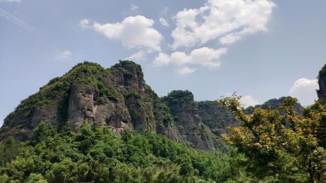 大师笑傲在新昌 重走金庸笔下的江湖路