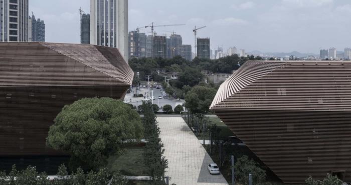 一组具有雕塑感的盒子：上饶城市规划展览馆、博物馆和档案馆 / 张雷联合建筑事务所