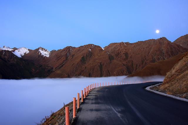 漫步云端 之四姑娘山、夹金山、达瓦更扎3日游雪山日出云海星空