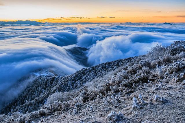 漫步云端 之四姑娘山、夹金山、达瓦更扎3日游雪山日出云海星空