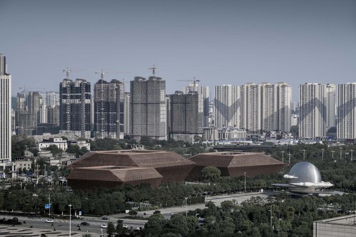 一组具有雕塑感的盒子：上饶城市规划展览馆、博物馆和档案馆 / 张雷联合建筑事务所