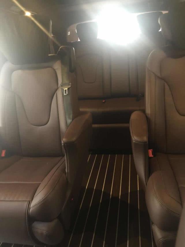 奔驰V260改装航空座椅最新出厂，舒适老板商务舱创作出新体验