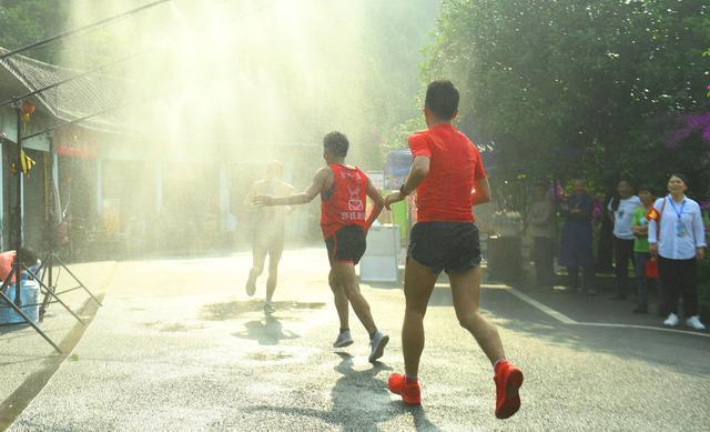 2019龙茶花海山地半程马拉松国际邀请赛举行 近5000名选手参赛