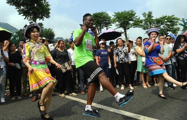 2019龙茶花海山地半程马拉松国际邀请赛举行 近5000名选手参赛