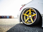 “淑女”也疯狂！日产370Z改装欣赏，超战斗包围+气动避震，酷！