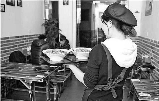 杭州90后创业做餐饮 饭店跑步进入“外卖时代”
