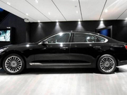 它是最豪华的韩系车，档次直逼奔驰S级，气场不输迈巴赫，真霸气