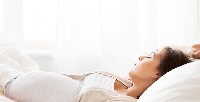 怀孕后，孕妇这2种睡姿能不用就不用，或许胎儿易发生“缺氧”