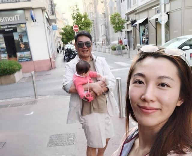 TVB女艺人与老公结婚一周年游法国庆祝：我们这一家充满爱