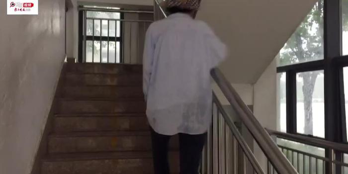 学校考试被同学恶搞视频,学生考试搞笑视频