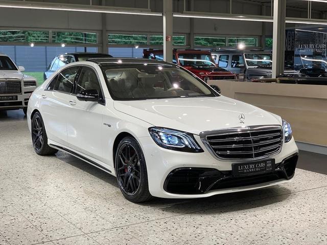 梅赛德斯AMG S63，外观黑白配色