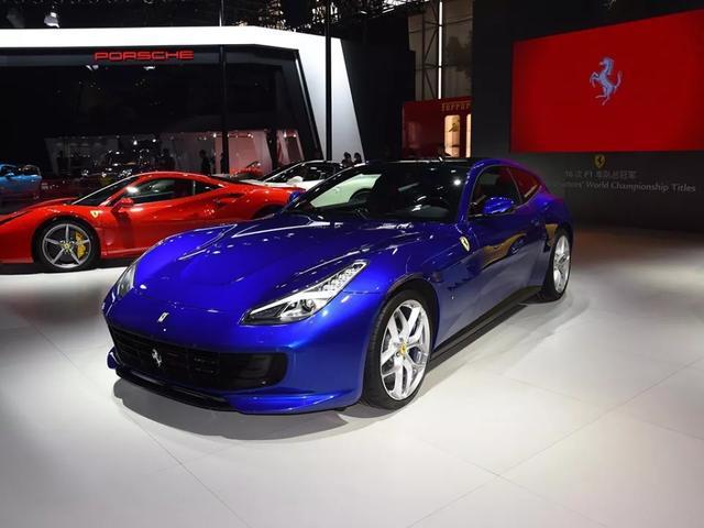 能坐四个人的法拉利，GTC4Lusso！