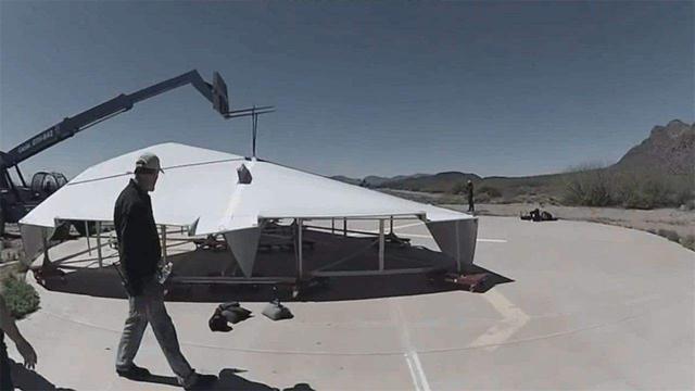 世界最大纸飞机，时速超过150千米，竟由12岁少年参与完成！