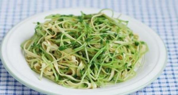 豆苗罕见的15道做法，随便学两招大家都喜欢，你也试试吧