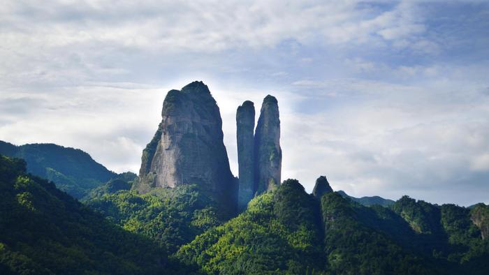 丹霞地貌只知道丹霞山？这四座山都是丹霞名山，还是世界遗产