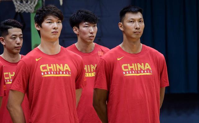 中国男篮：内线和锋线球员基本确定，只剩下后卫2个名额竞争激烈