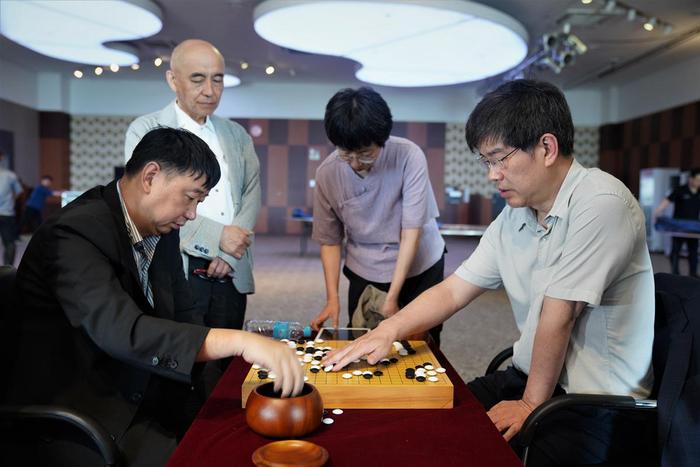 王立诚：元老赛让老棋手充满幸福感 不学人工智能跟不上时代