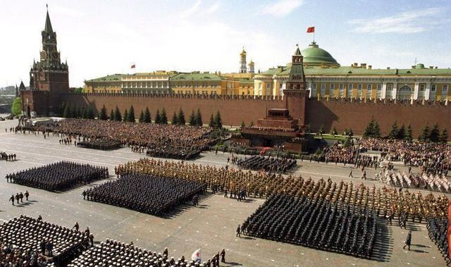 现在的俄罗斯与苏联相比，军力差距有多大？是否有一战之力？