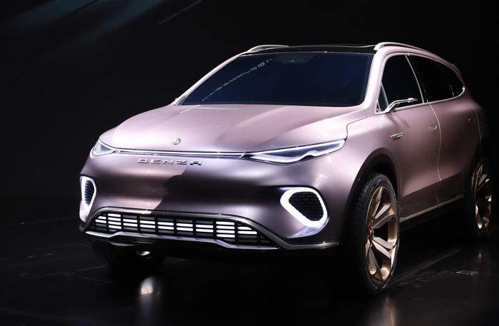 腾势Concept X挂上奔驰标，内在竟是比亚迪唐的换壳车型？